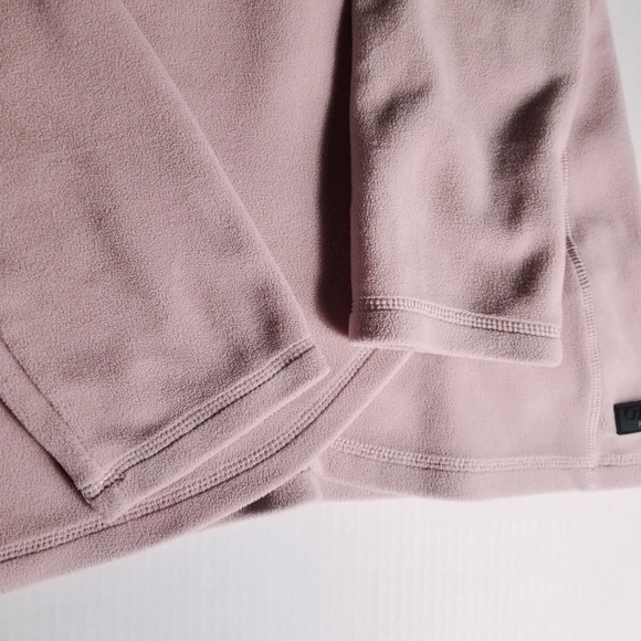 CALVIN KLEIN PERFORMANCE PULLOVER WITH SIDE ZIPPER AT TOP SIZE LARGE - Picture 8 of 12